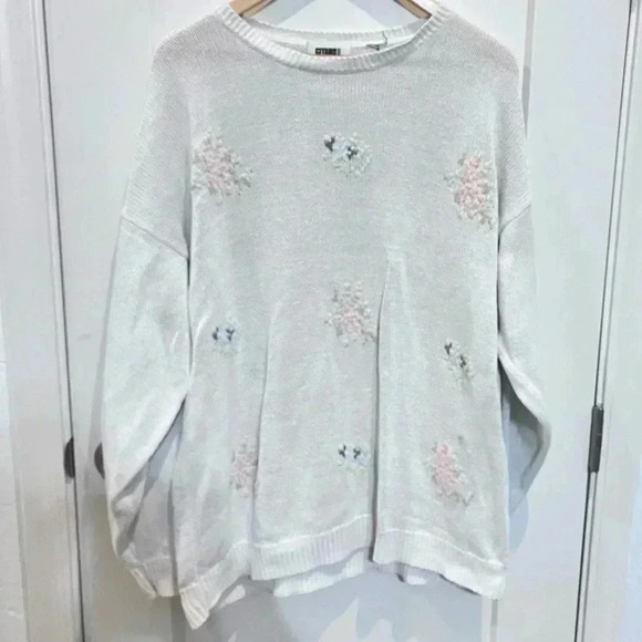 Vintage Gitano Women’s Knit White Sweater Oversized with Floral Embroidery L - Picture 2 of 10